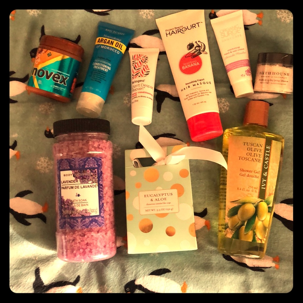 A great 9 piece lot of every girls essentials